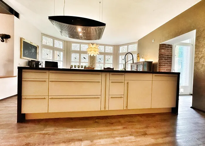 Apartamento Klimaanlage, 5 Sterne Bahnhoftraum, 200qm 